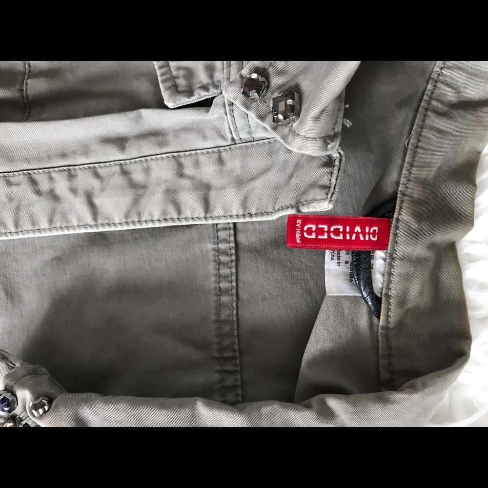 Vest - Picture 6 of 6